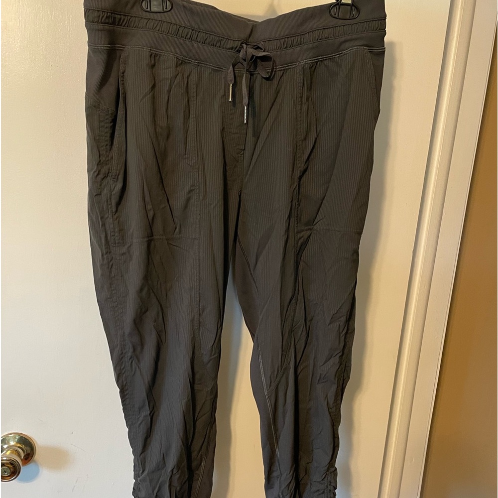 Lululemon joggers size 10